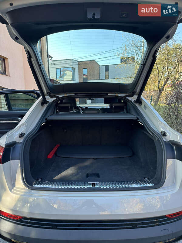 Позашляховик / Кросовер Audi e-tron 2020 в Львові фото 18 Позашляховик / Кросовер Audi e-tron 2020 в Львові