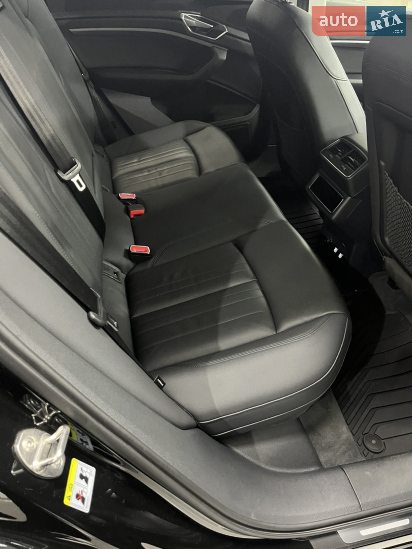 2018 Audi e-tron - мініатюра 31