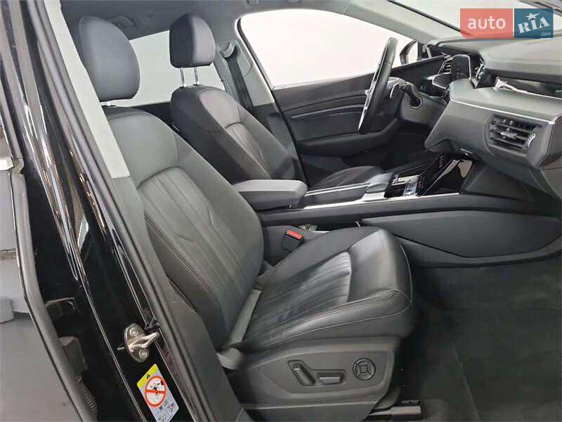 Позашляховик / Кросовер Audi e-tron 2018 в Тернополі фото 45 Позашляховик / Кросовер Audi e-tron 2018 в Тернополі