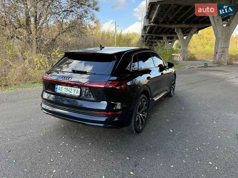 Внедорожник / Кроссовер Audi e-tron 2021 в Днепре