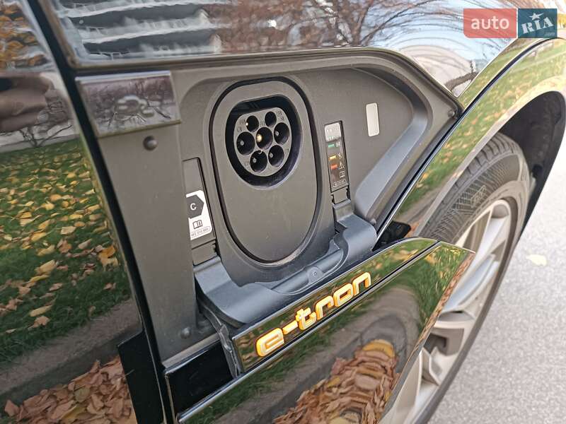 Внедорожник / Кроссовер Audi e-tron 2022 в Киеве