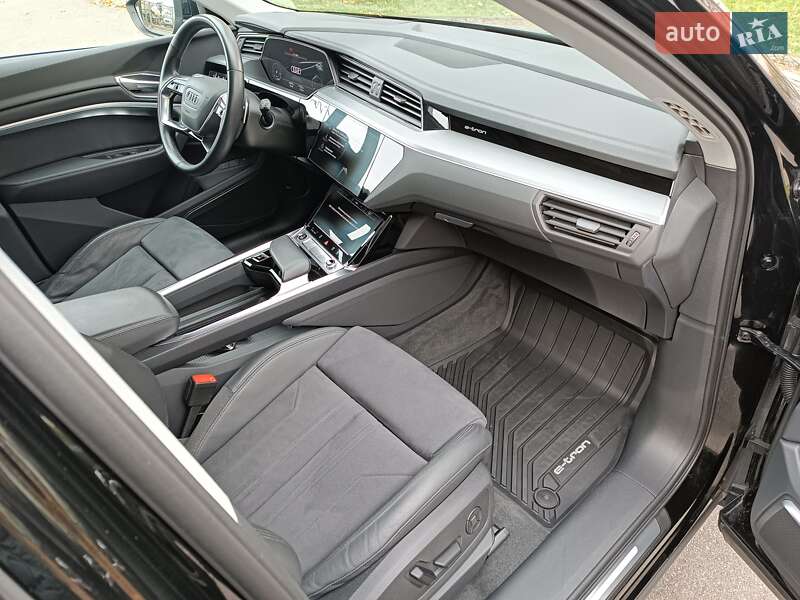 Внедорожник / Кроссовер Audi e-tron 2022 в Киеве
