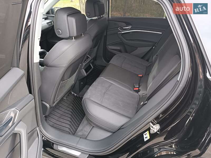 Внедорожник / Кроссовер Audi e-tron 2022 в Киеве