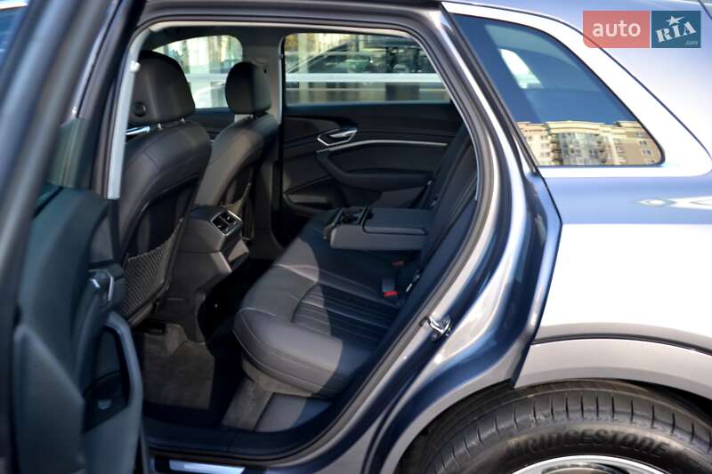 Позашляховик / Кросовер Audi e-tron 2020 в Хмельницькому фото 60 Позашляховик / Кросовер Audi e-tron 2020 в Хмельницькому