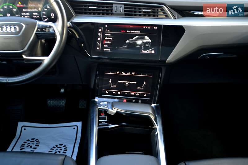 Позашляховик / Кросовер Audi e-tron 2020 в Хмельницькому фото 156 Позашляховик / Кросовер Audi e-tron 2020 в Хмельницькому