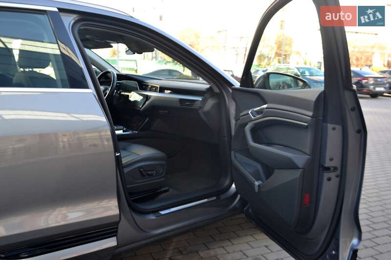 Позашляховик / Кросовер Audi e-tron 2020 в Хмельницькому фото 172 Позашляховик / Кросовер Audi e-tron 2020 в Хмельницькому