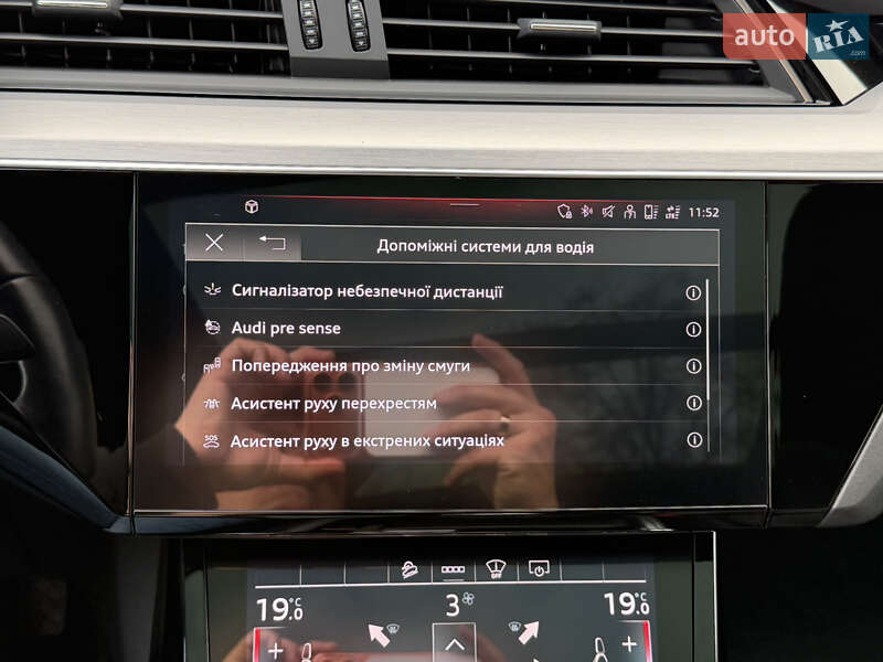 Позашляховик / Кросовер Audi e-tron 2021 в Львові фото 38 Позашляховик / Кросовер Audi e-tron 2021 в Львові