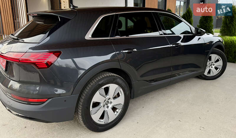 Внедорожник / Кроссовер Audi e-tron 2020 в Киеве фото 5 Внедорожник / Кроссовер Audi e-tron 2020 в Киеве