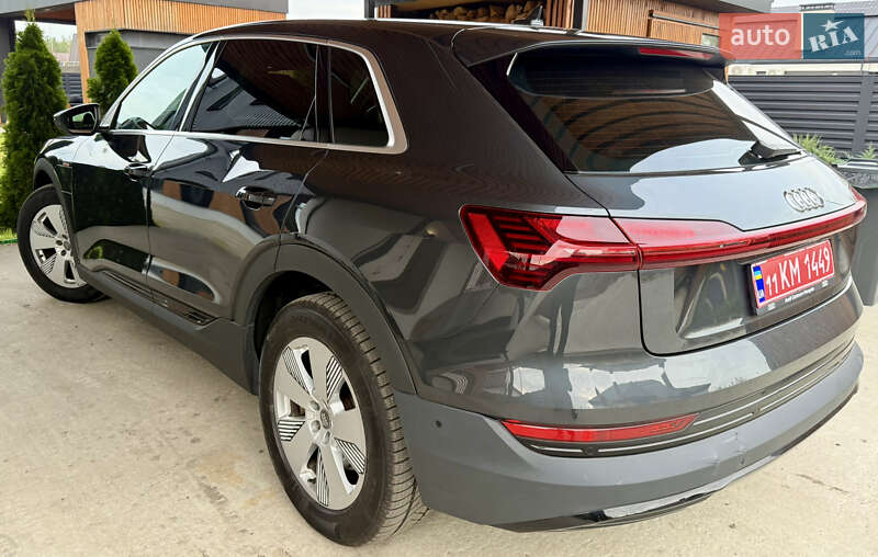 Внедорожник / Кроссовер Audi e-tron 2020 в Киеве фото 10 Внедорожник / Кроссовер Audi e-tron 2020 в Киеве