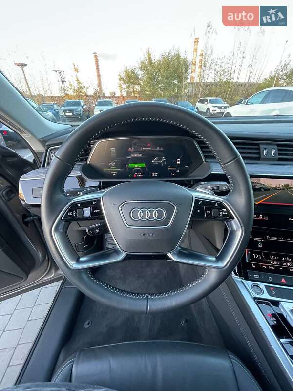 Позашляховик / Кросовер Audi e-tron 2020 в Львові