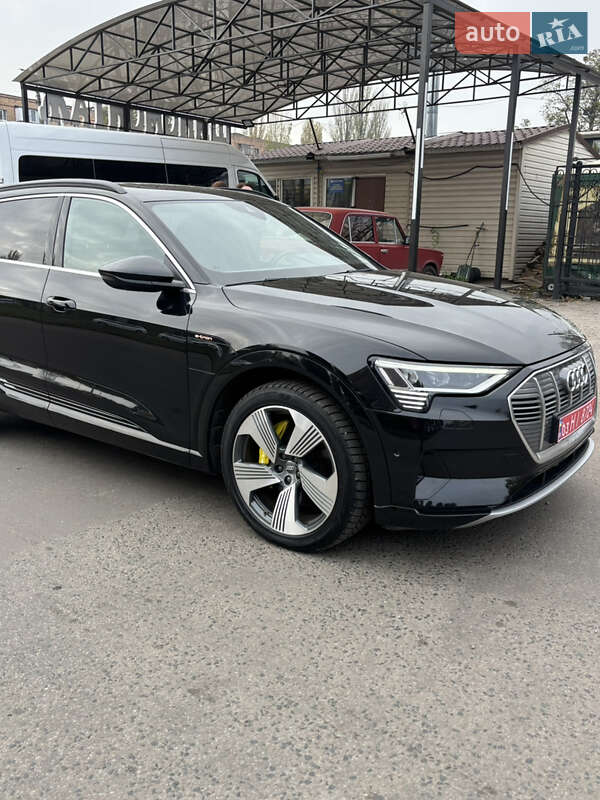 Внедорожник / Кроссовер Audi e-tron 2019 в Черкассах фото 6 Внедорожник / Кроссовер Audi e-tron 2019 в Черкассах