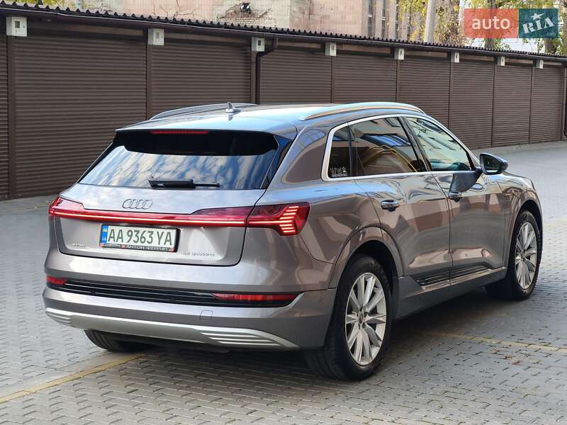 Внедорожник / Кроссовер Audi e-tron 2019 в Харькове