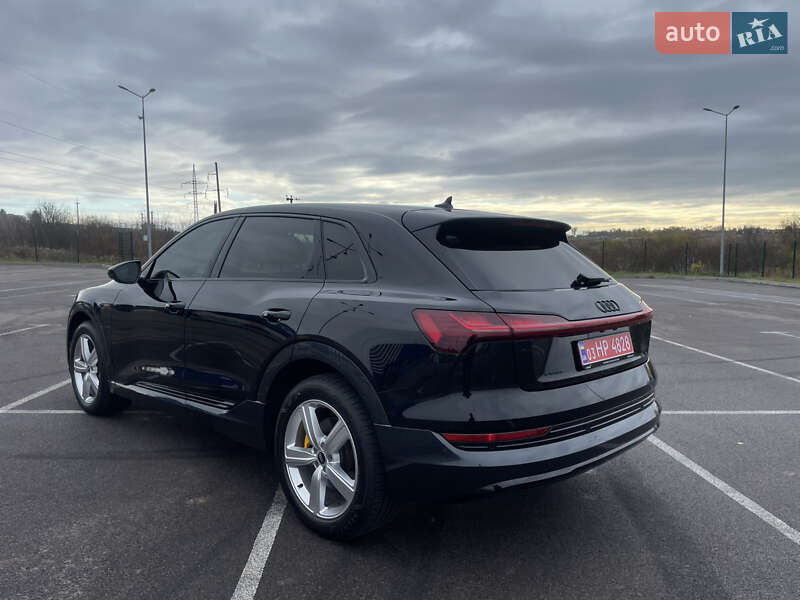 Позашляховик / Кросовер Audi e-tron 2023 в Рівному фото 8 Позашляховик / Кросовер Audi e-tron 2023 в Рівному