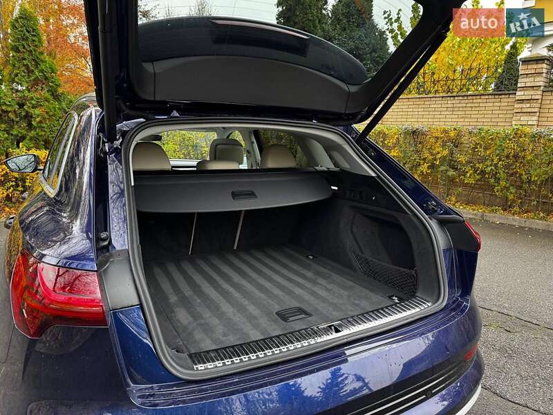 Позашляховик / Кросовер Audi e-tron 2020 в Києві