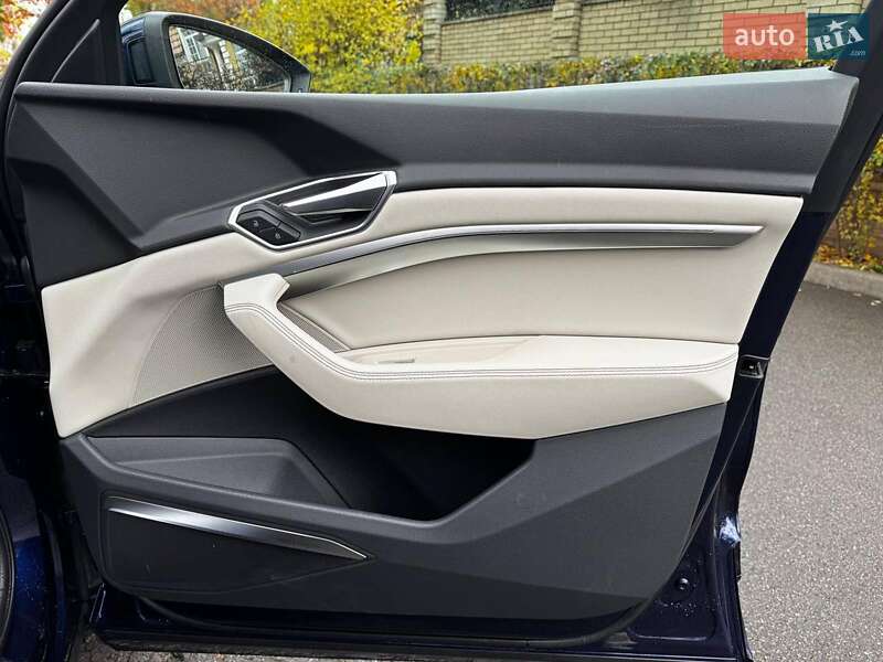 Позашляховик / Кросовер Audi e-tron 2020 в Києві