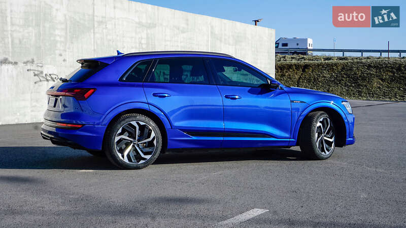 Внедорожник / Кроссовер Audi e-tron 2021 в Львове фото 10 Внедорожник / Кроссовер Audi e-tron 2021 в Львове