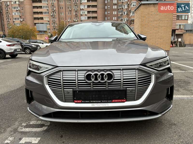 Позашляховик / Кросовер Audi e-tron 2022 в Києві