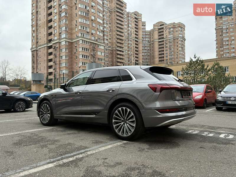 Позашляховик / Кросовер Audi e-tron 2022 в Києві