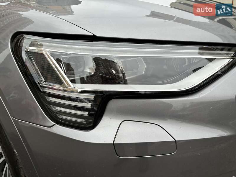 Позашляховик / Кросовер Audi e-tron 2022 в Києві