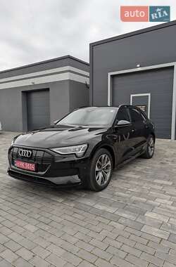 Позашляховик / Кросовер Audi e-tron 2022 в Луцьку