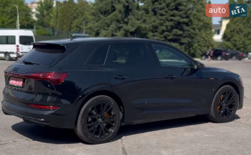 Позашляховик / Кросовер Audi e-tron 2022 в Києві