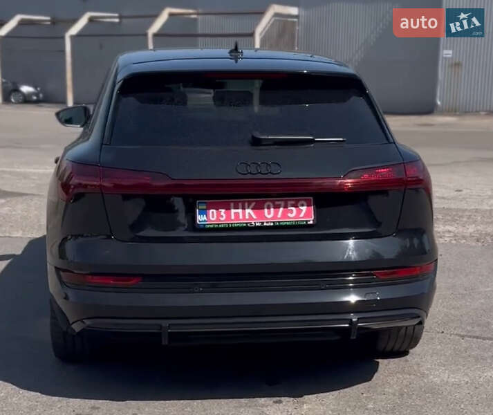 Позашляховик / Кросовер Audi e-tron 2022 в Києві