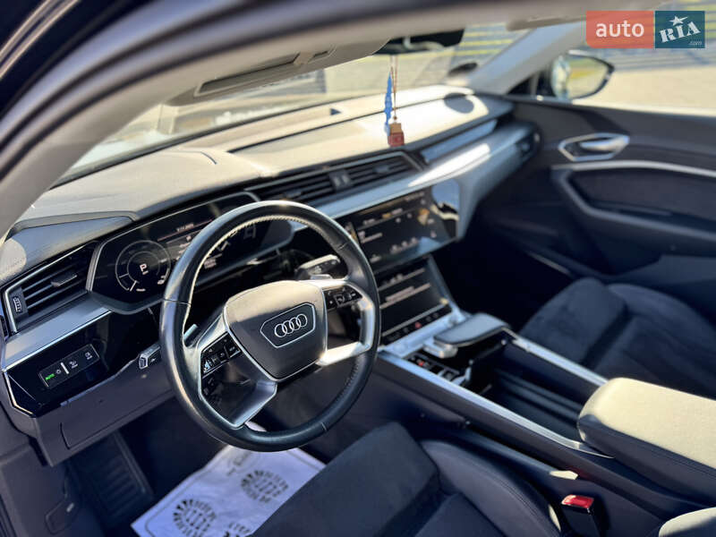 Внедорожник / Кроссовер Audi e-tron 2020 в Мукачево
