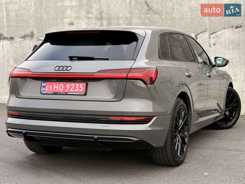 Позашляховик / Кросовер Audi e-tron 2022 в Львові