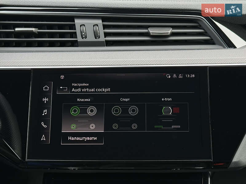 Позашляховик / Кросовер Audi e-tron 2022 в Львові