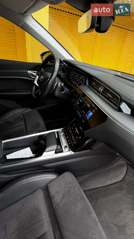 Внедорожник / Кроссовер Audi e-tron 2020 в Днепре