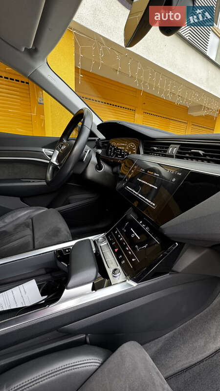 Внедорожник / Кроссовер Audi e-tron 2020 в Днепре