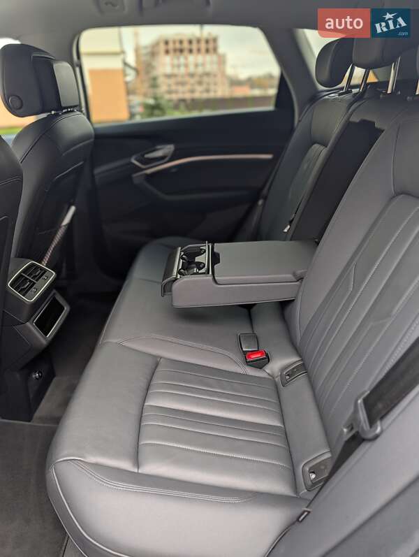 Внедорожник / Кроссовер Audi e-tron 2022 в Львове