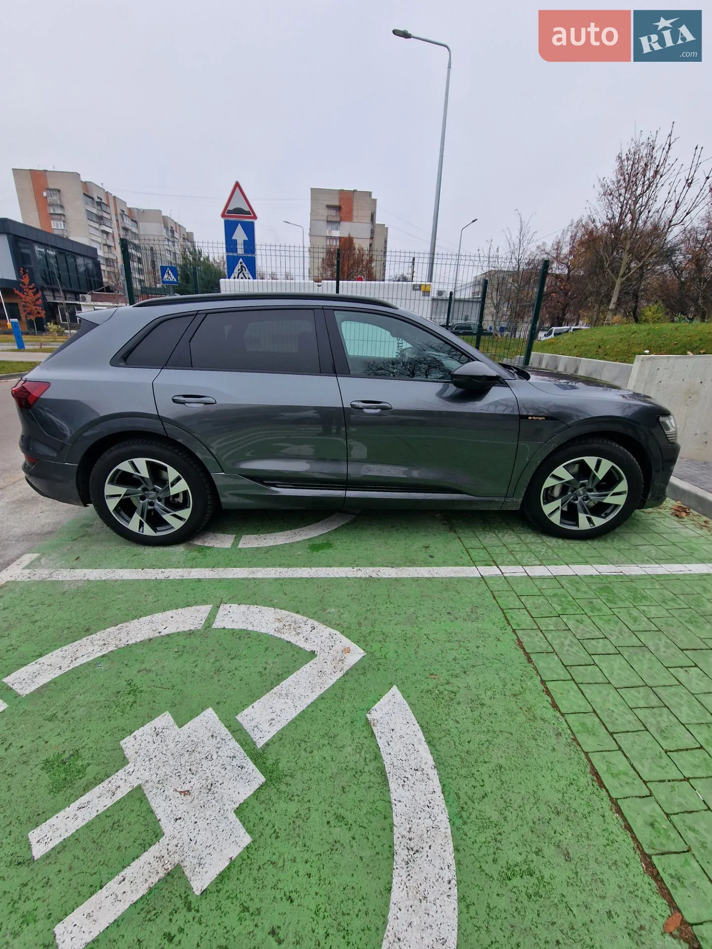 2020 Audi e-tron - фото 1