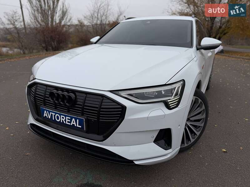 Позашляховик / Кросовер Audi e-tron 2019 в Кривому Розі фото 15 Позашляховик / Кросовер Audi e-tron 2019 в Кривому Розі