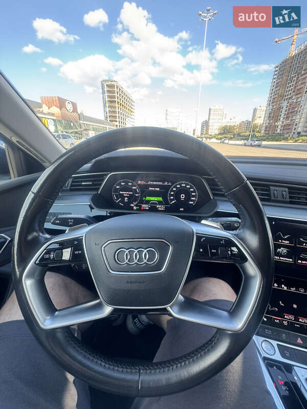Позашляховик / Кросовер Audi e-tron 2020 в Києві фото 12 Позашляховик / Кросовер Audi e-tron 2020 в Києві