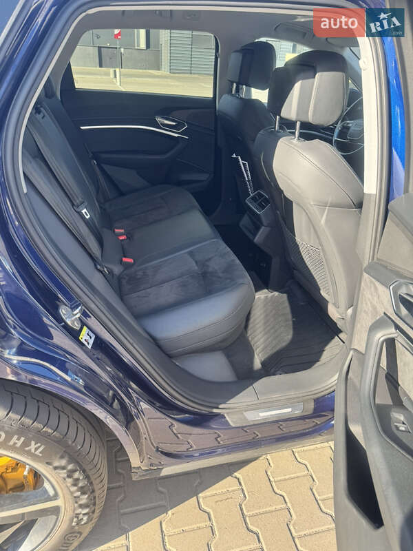 Позашляховик / Кросовер Audi e-tron 2020 в Києві фото 16 Позашляховик / Кросовер Audi e-tron 2020 в Києві