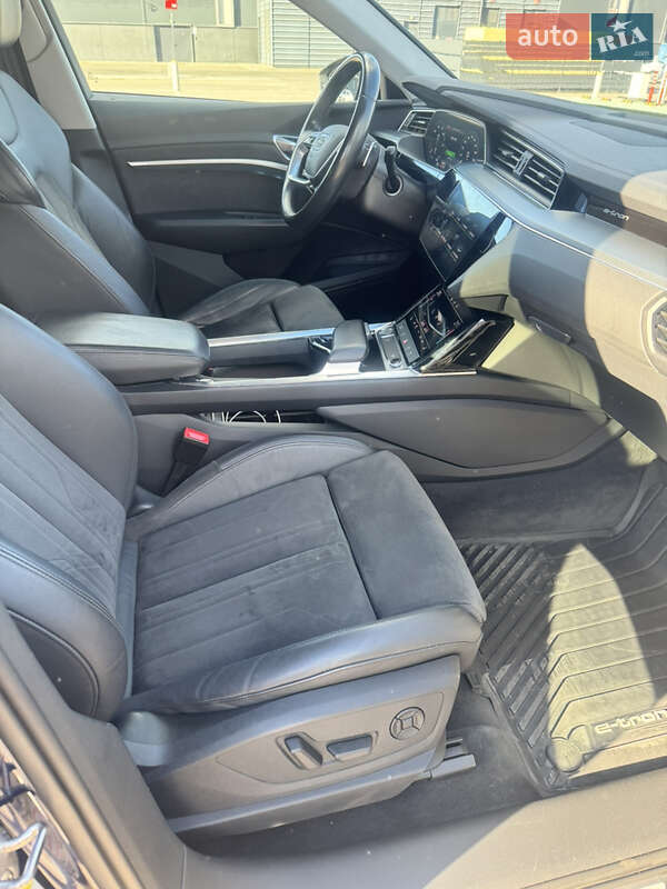 Позашляховик / Кросовер Audi e-tron 2020 в Києві фото 20 Позашляховик / Кросовер Audi e-tron 2020 в Києві