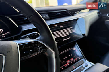 Внедорожник / Кроссовер Audi e-tron 2022 в Ровно