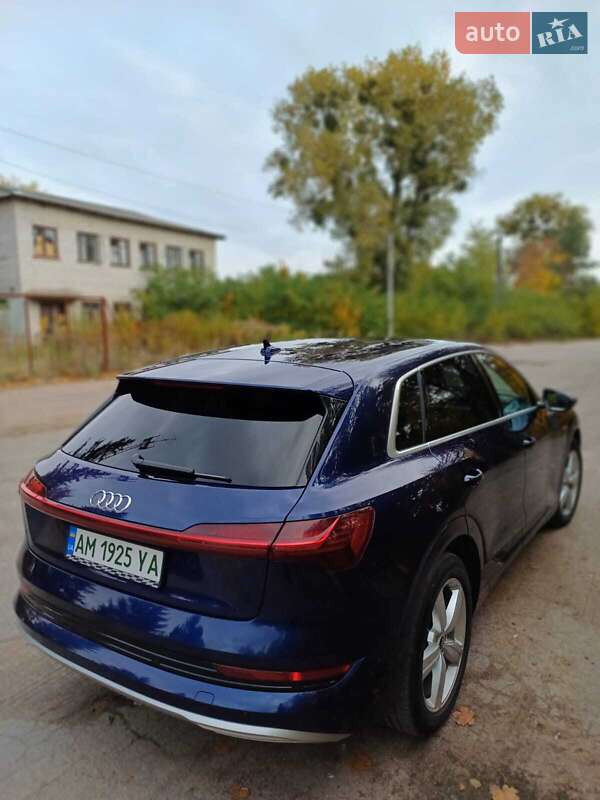 Позашляховик / Кросовер Audi e-tron 2021 в Житомирі