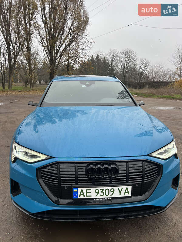 Позашляховик / Кросовер Audi e-tron 2019 в Дніпрі фото Позашляховик / Кросовер Audi e-tron 2019 в Дніпрі