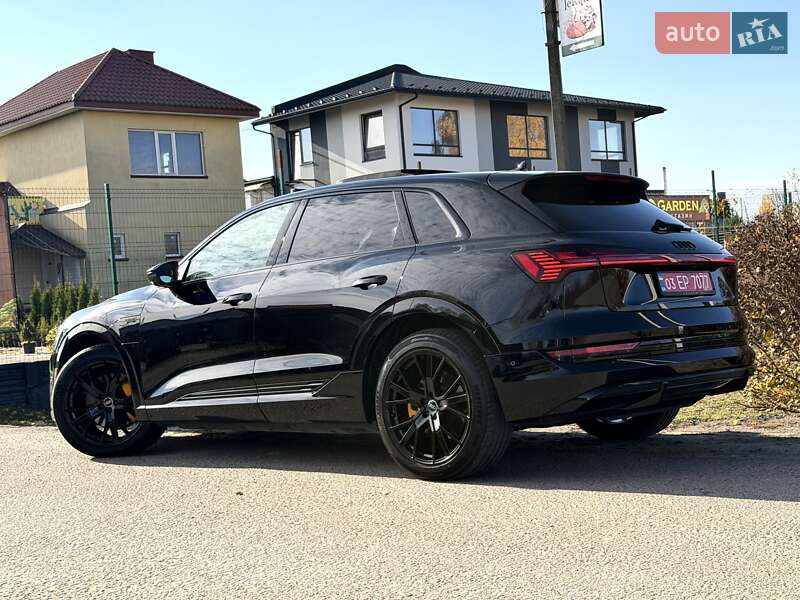 Позашляховик / Кросовер Audi e-tron 2022 в Ковелі