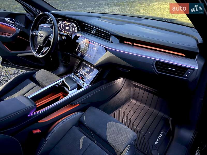 Позашляховик / Кросовер Audi e-tron 2022 в Ковелі