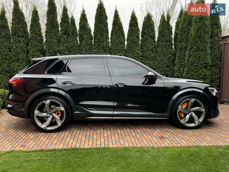 Внедорожник / Кроссовер Audi e-tron 2021 в Киеве фото 12 Внедорожник / Кроссовер Audi e-tron 2021 в Киеве