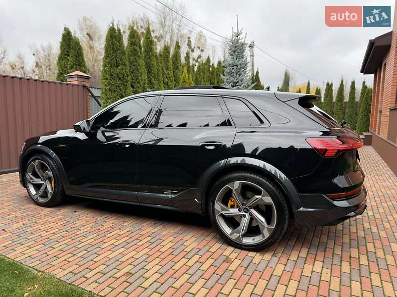 Внедорожник / Кроссовер Audi e-tron 2021 в Киеве фото 17 Внедорожник / Кроссовер Audi e-tron 2021 в Киеве