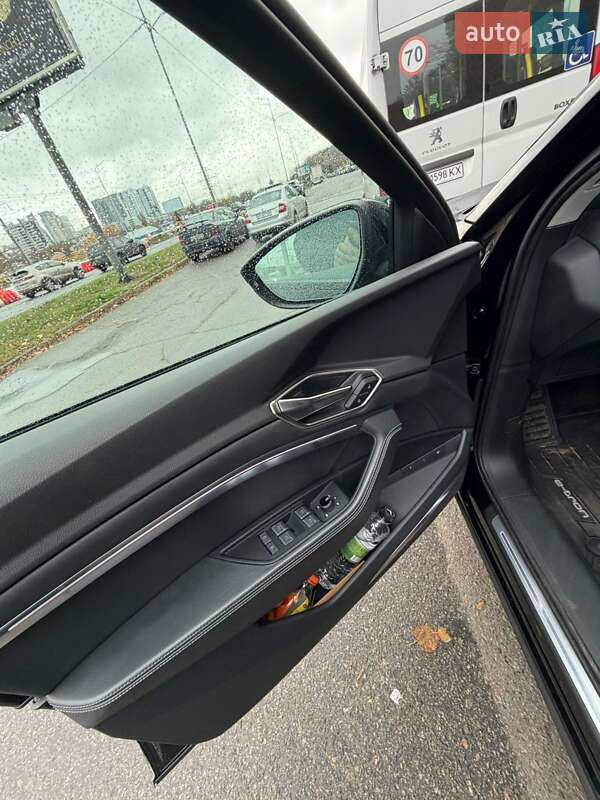 Позашляховик / Кросовер Audi e-tron 2024 в Києві