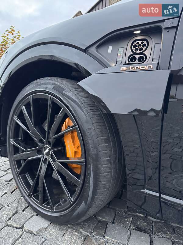 Позашляховик / Кросовер Audi e-tron 2019 в Рівному