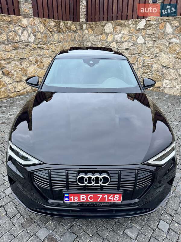 Позашляховик / Кросовер Audi e-tron 2019 в Рівному