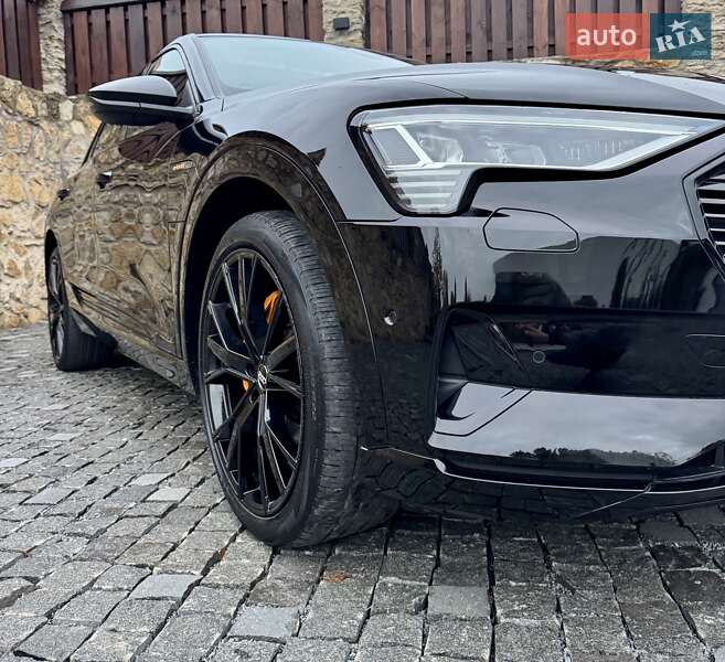 Позашляховик / Кросовер Audi e-tron 2019 в Рівному