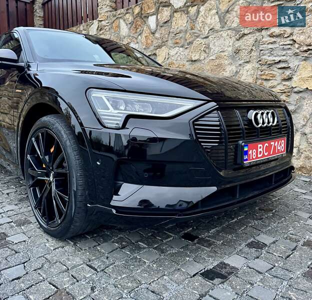 Позашляховик / Кросовер Audi e-tron 2019 в Рівному