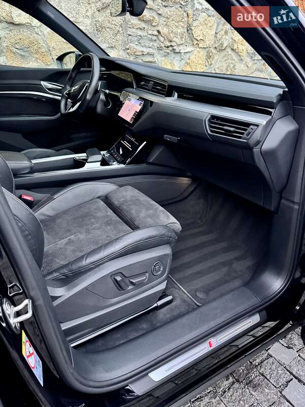 Позашляховик / Кросовер Audi e-tron 2019 в Рівному